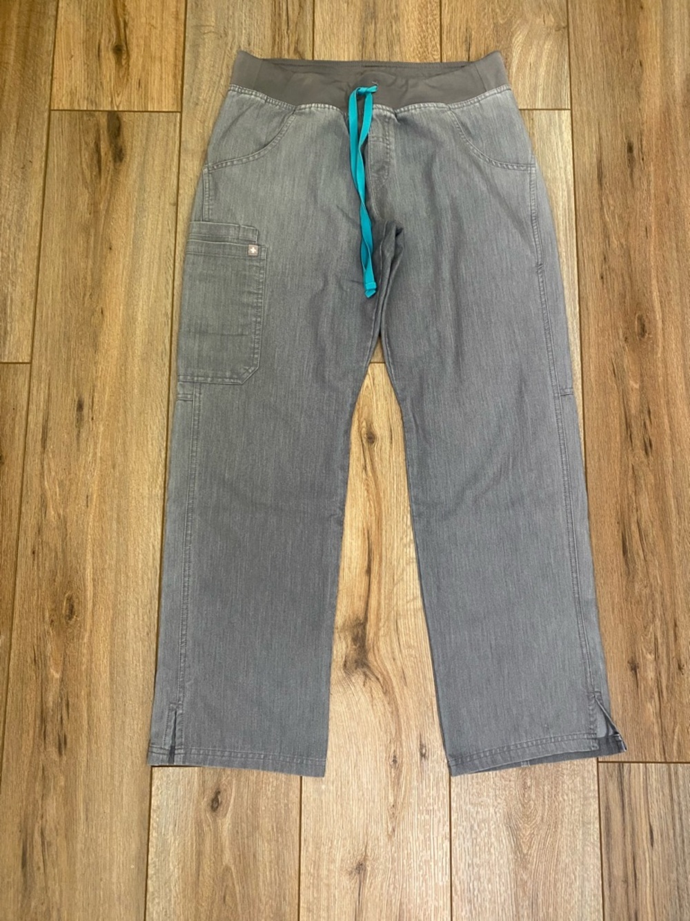 Figs Women's Gray Straight-Leg Scrub Pants with Teal Drawcord Medical Dental